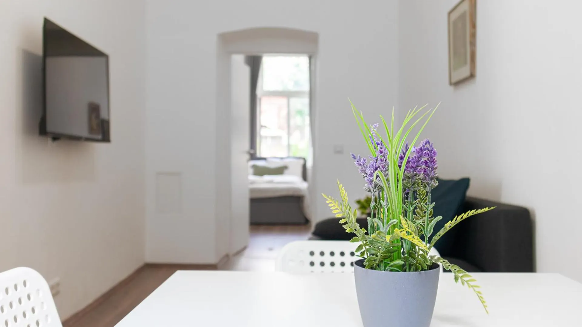 Amazing 1Br Apt, Next To Akh Building For Everyone Vienna