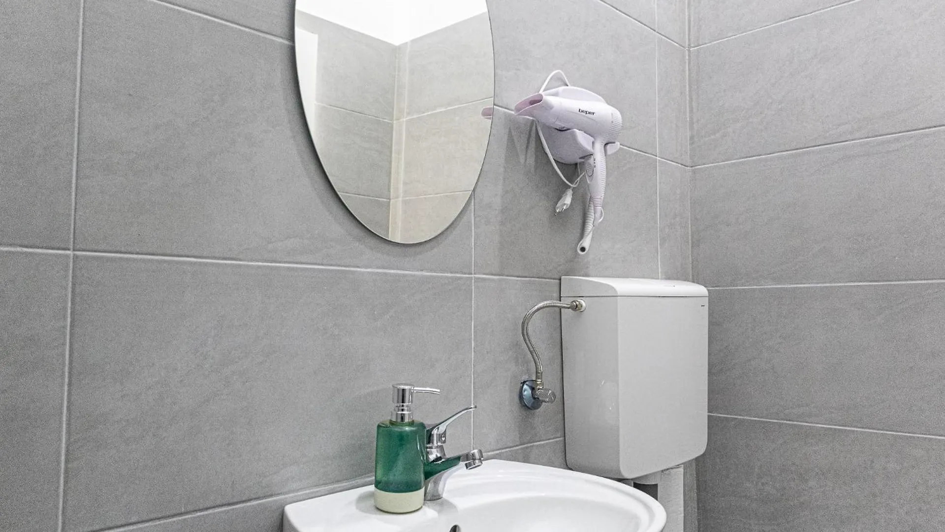 Amazing 1Br Apt, Next To Akh Building For Everyone Vienna