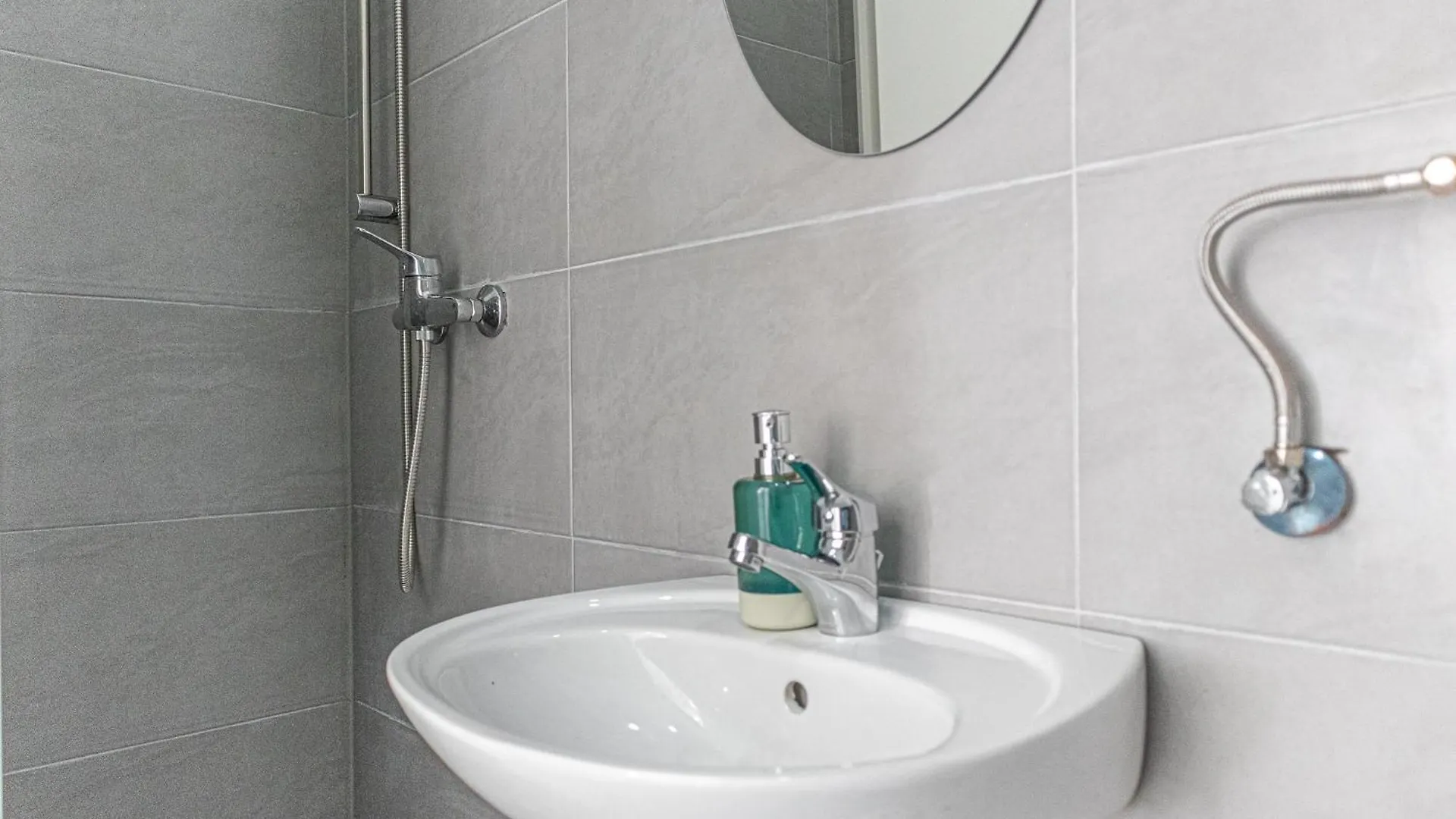 Amazing 1Br Apt, Next To Akh Building For Everyone Vienna Apartment
